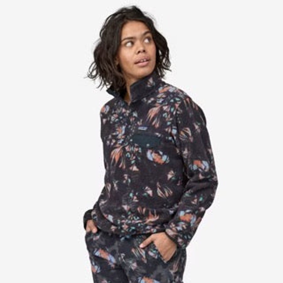 Women Patagonia Sweaters | W'S Lightweight Synchilla® Snap-T® Fleece Pullover -Swirl Floral: Pitch Blue